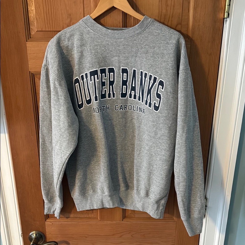 Outer Banks Authentic North Carolina Size Large Men's or Women's Gray Sweatshirt